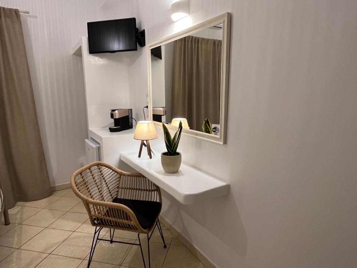 Hotel Chrisoula Antiparos Bagian luar foto