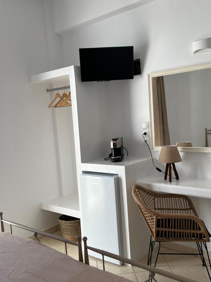 Hotel Chrisoula Antiparos Bagian luar foto