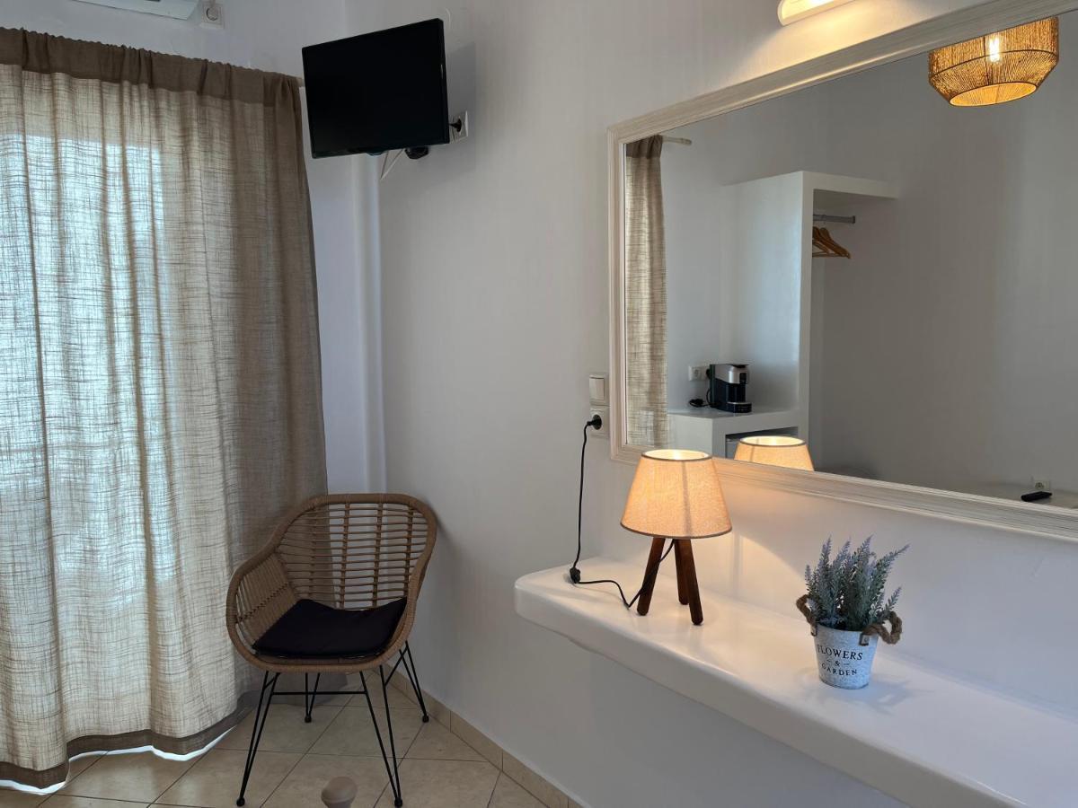 Hotel Chrisoula Antiparos Bagian luar foto